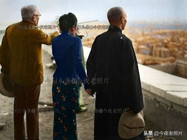 6park Com 33张罕见照 希特勒参观拿破仑墓 宋美龄喂熊猫 美军抱着喂考拉