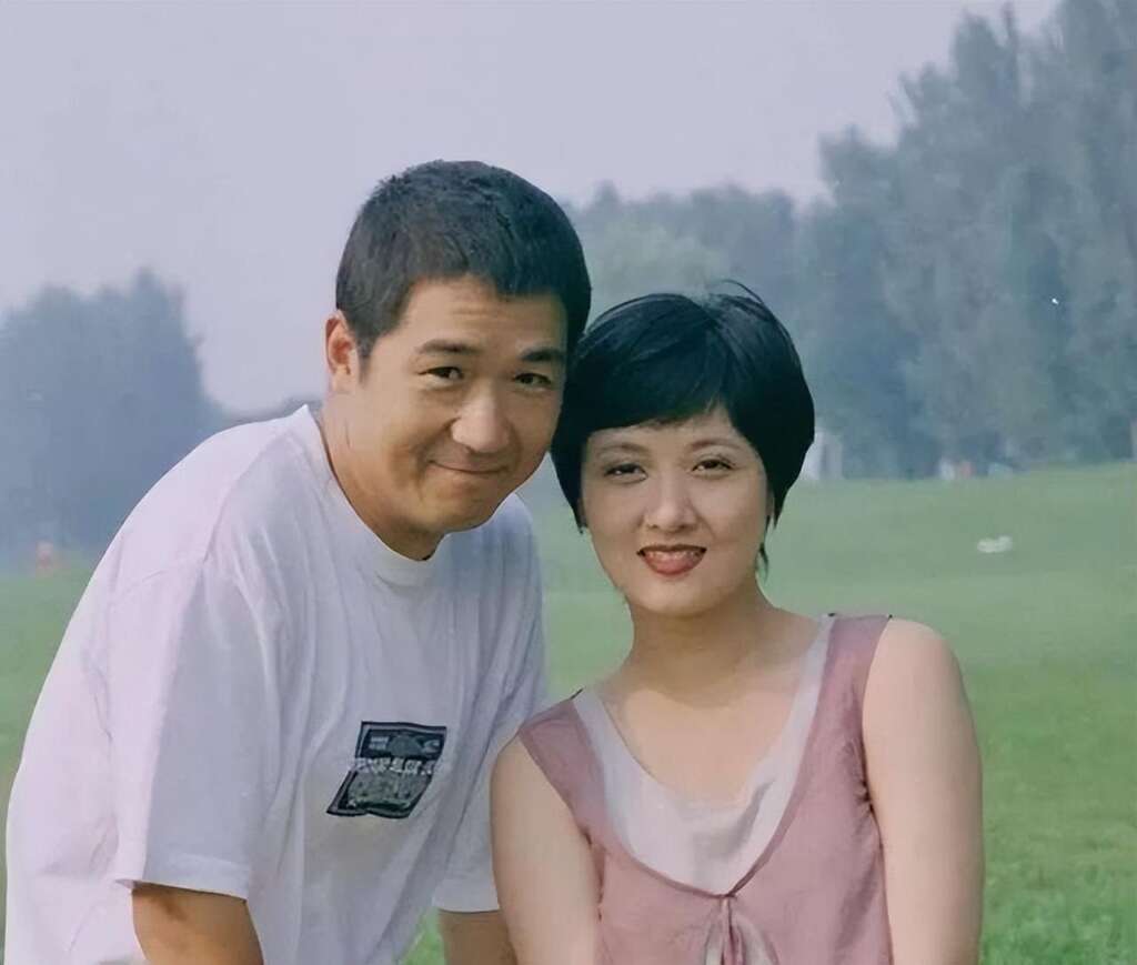 结婚超10年的二婚夫妻，张国立邓婕相濡以沫32年，爱情果真不分先后_哔哩哔哩_bilibili